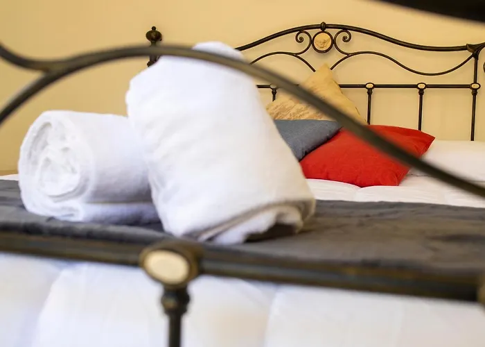 Alojamento de Acomodação e Pequeno-almoço Il Palazzo - Luxury & Event 4*