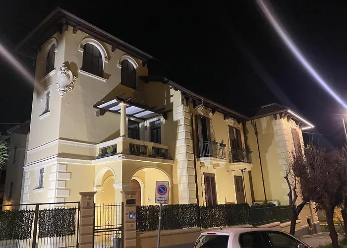 Alojamento de Acomodação e Pequeno-almoço Il Palazzo - Luxury & Event 4*