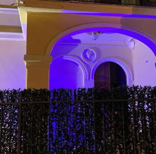 Alojamento de Acomodação e Pequeno-almoço Il Palazzo - Luxury & Event 4*